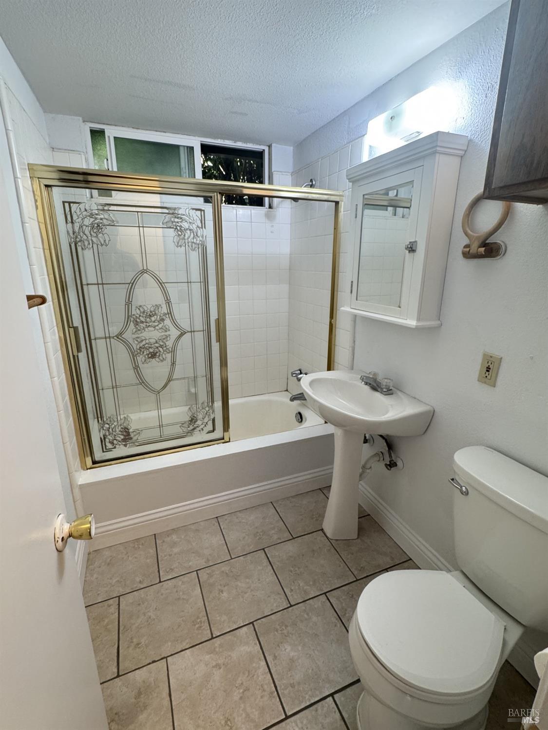 Detail Gallery Image 18 of 21 For 4940 Spruce St, Clearlake,  CA 95422 - 4 Beds | 2 Baths