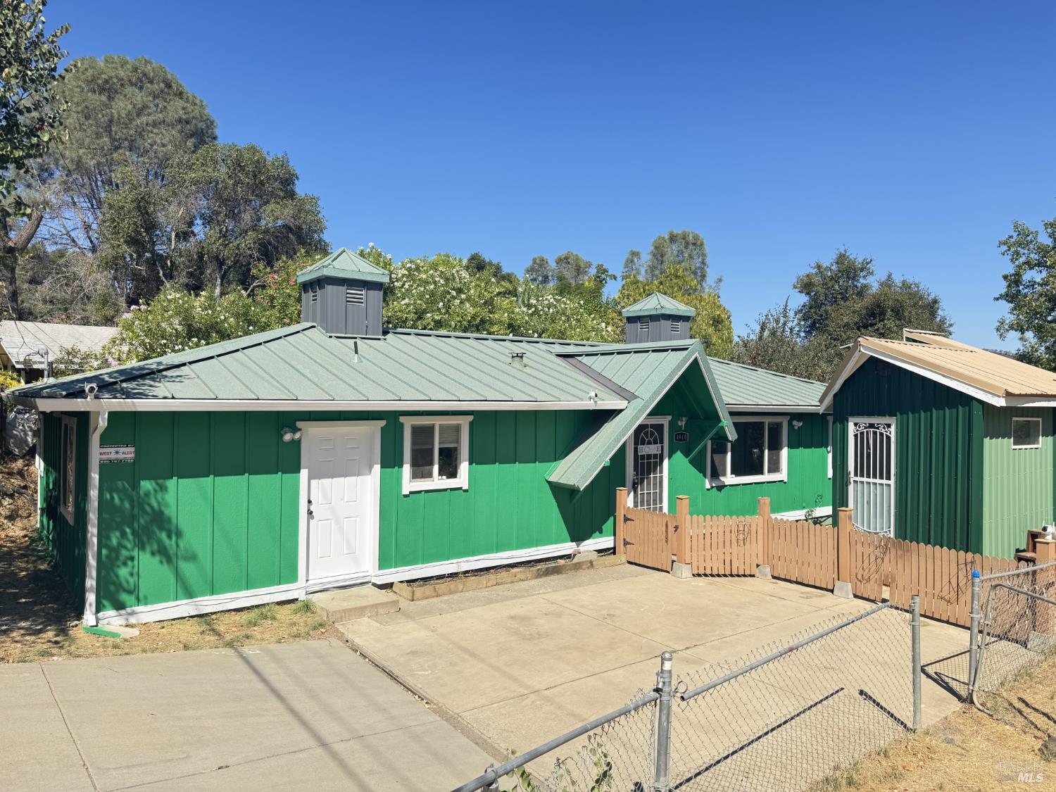 Detail Gallery Image 1 of 21 For 4940 Spruce St, Clearlake,  CA 95422 - 4 Beds | 2 Baths