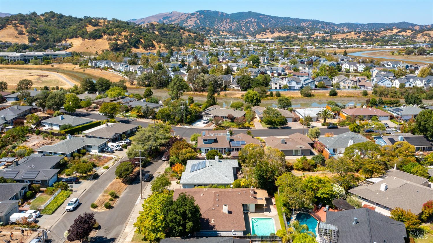 Detail Gallery Image 38 of 44 For 120 Meriam Dr, San Rafael,  CA 94903 - 3 Beds | 2/1 Baths