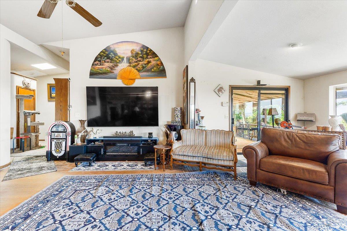 Detail Gallery Image 8 of 52 For 4331 Panorama Dr, Santa Rosa,  CA 95404 - 6 Beds | 3 Baths