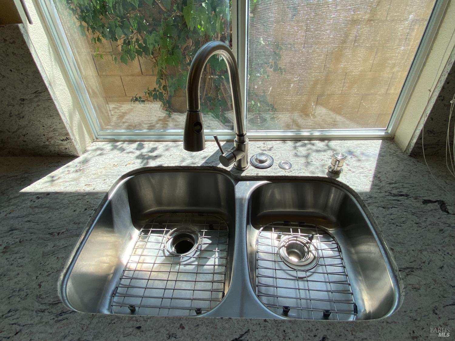 Detail Gallery Image 15 of 57 For 331 Pippin Ct, Vacaville,  CA 95687 - 2 Beds | 2 Baths