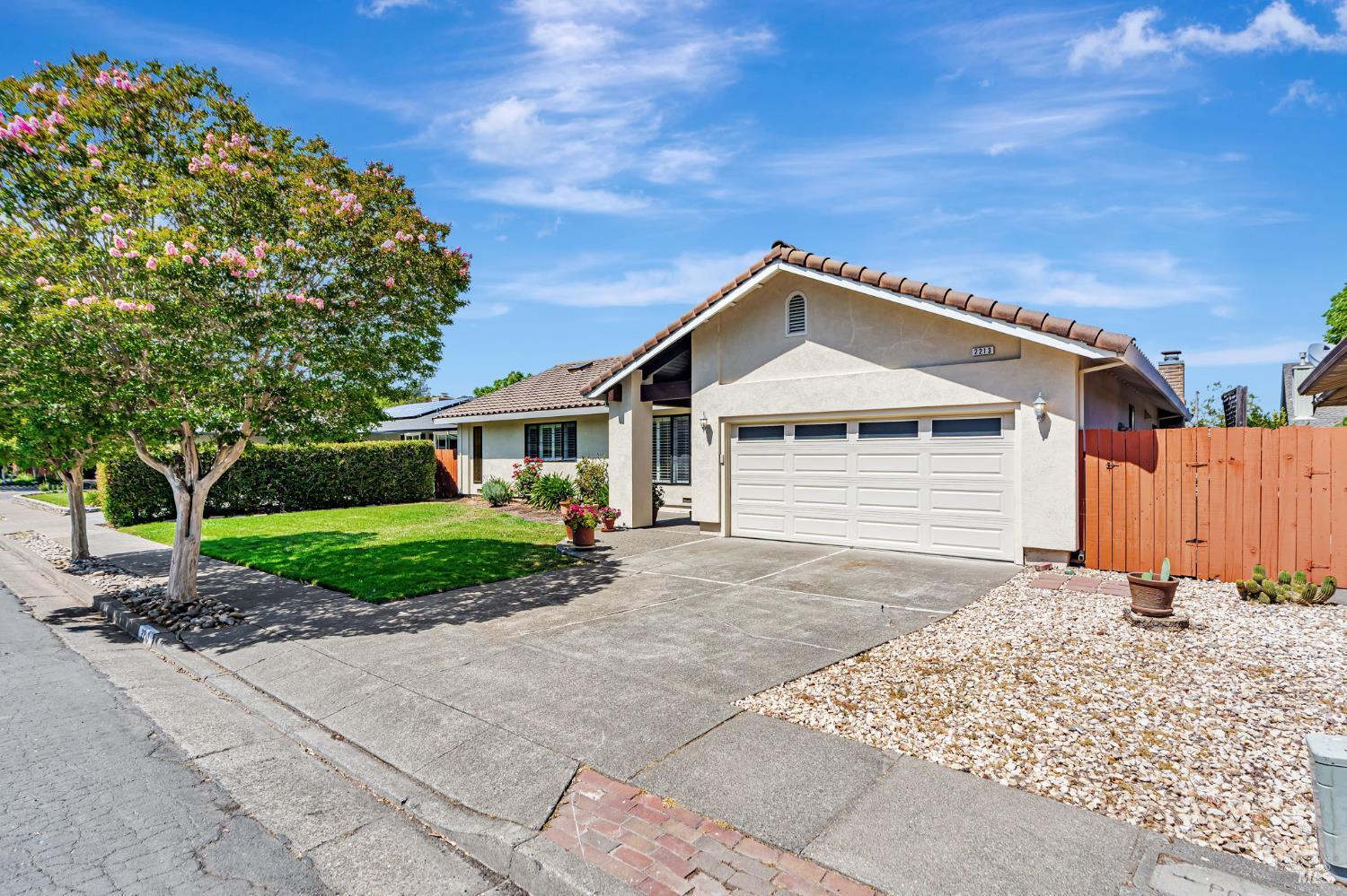 Detail Gallery Image 39 of 45 For 2213 Warwick Dr, Santa Rosa,  CA 95405 - 3 Beds | 2/1 Baths