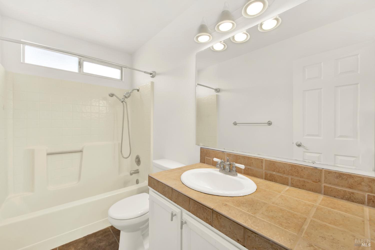 Detail Gallery Image 49 of 99 For 218 Donegal Ct, Vacaville,  CA 95688 - 4 Beds | 2/1 Baths