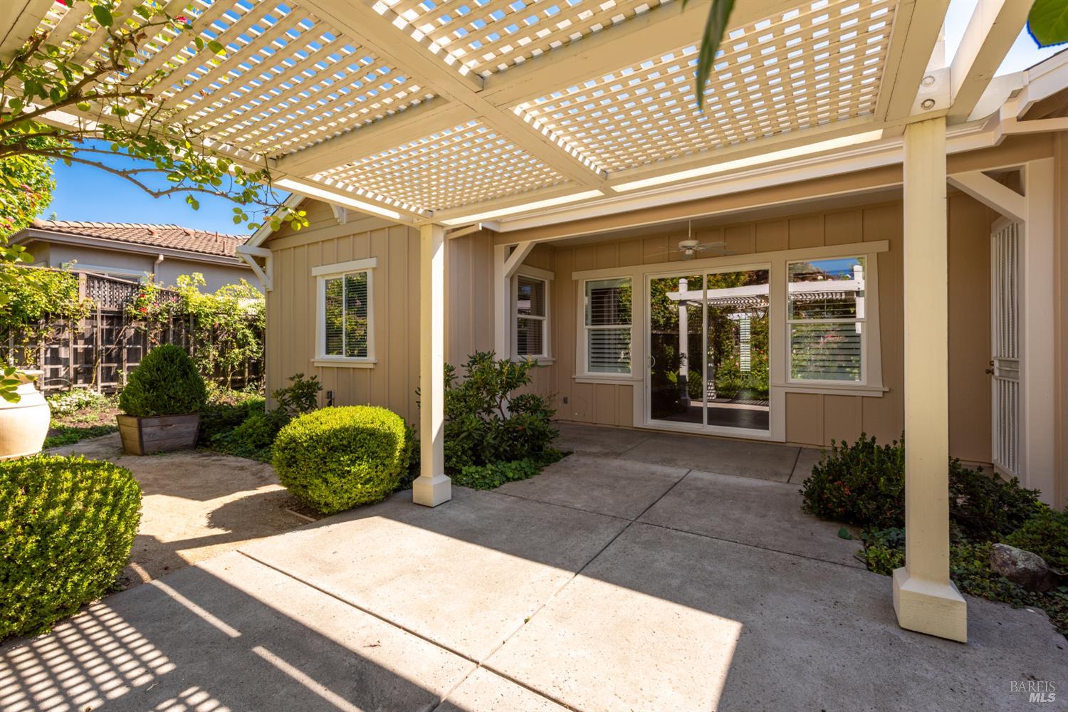 Detail Gallery Image 30 of 39 For 7518 Walnut Orchard Way, Santa Rosa,  CA 95409 - 3 Beds | 2 Baths