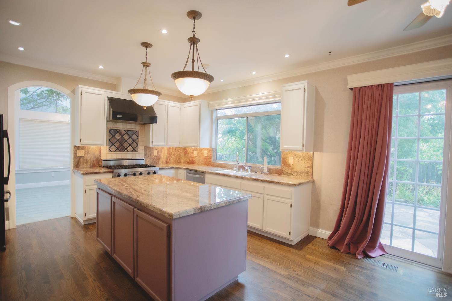 Detail Gallery Image 18 of 84 For 4604 Parktrail Ct, Santa Rosa,  CA 95405 - 4 Beds | 3 Baths