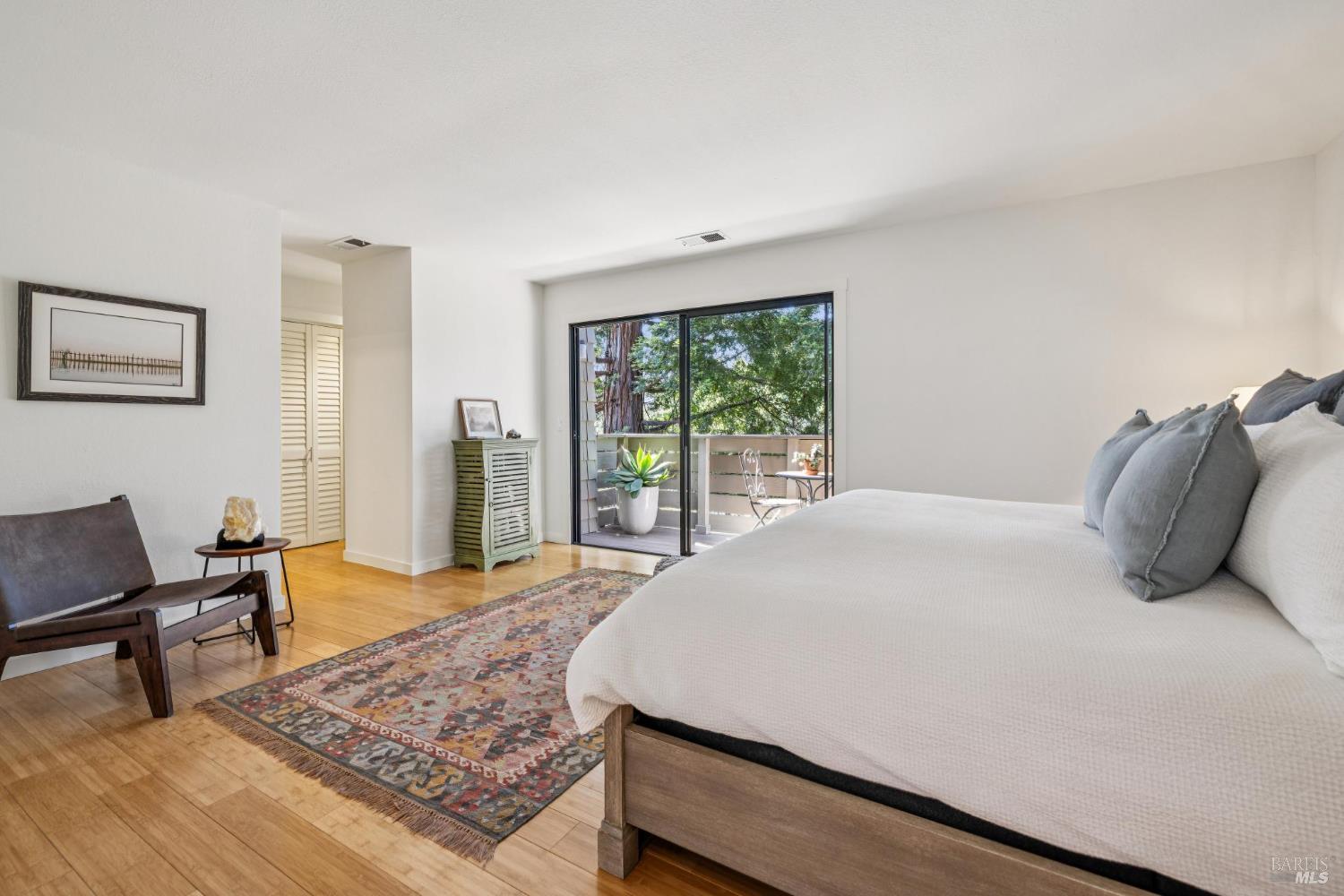 Detail Gallery Image 21 of 42 For 2 Columbine Ln, Novato,  CA 94947 - 3 Beds | 2/1 Baths