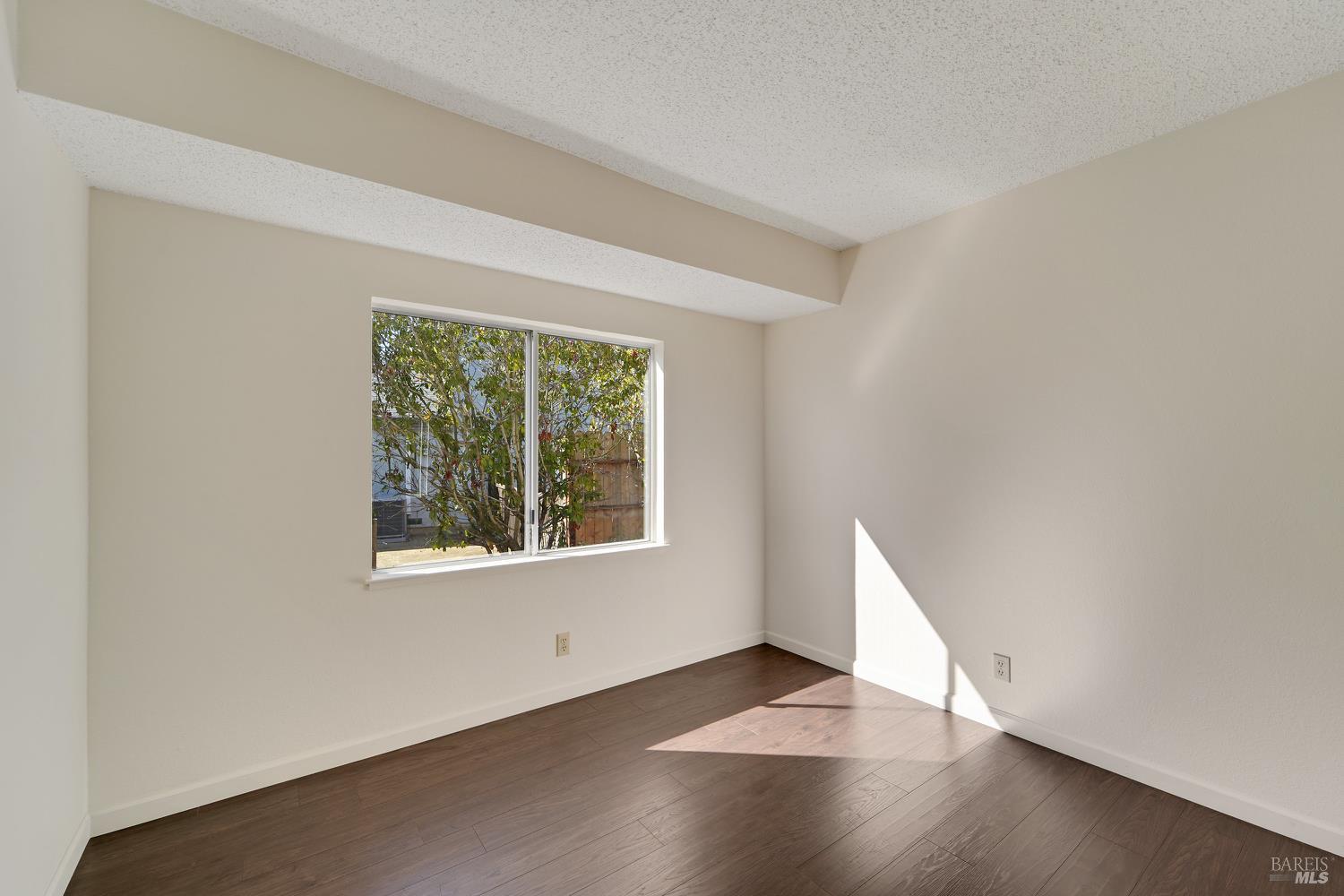 Detail Gallery Image 22 of 61 For 789 Barton Way, Benicia,  CA 94510 - 3 Beds | 2 Baths