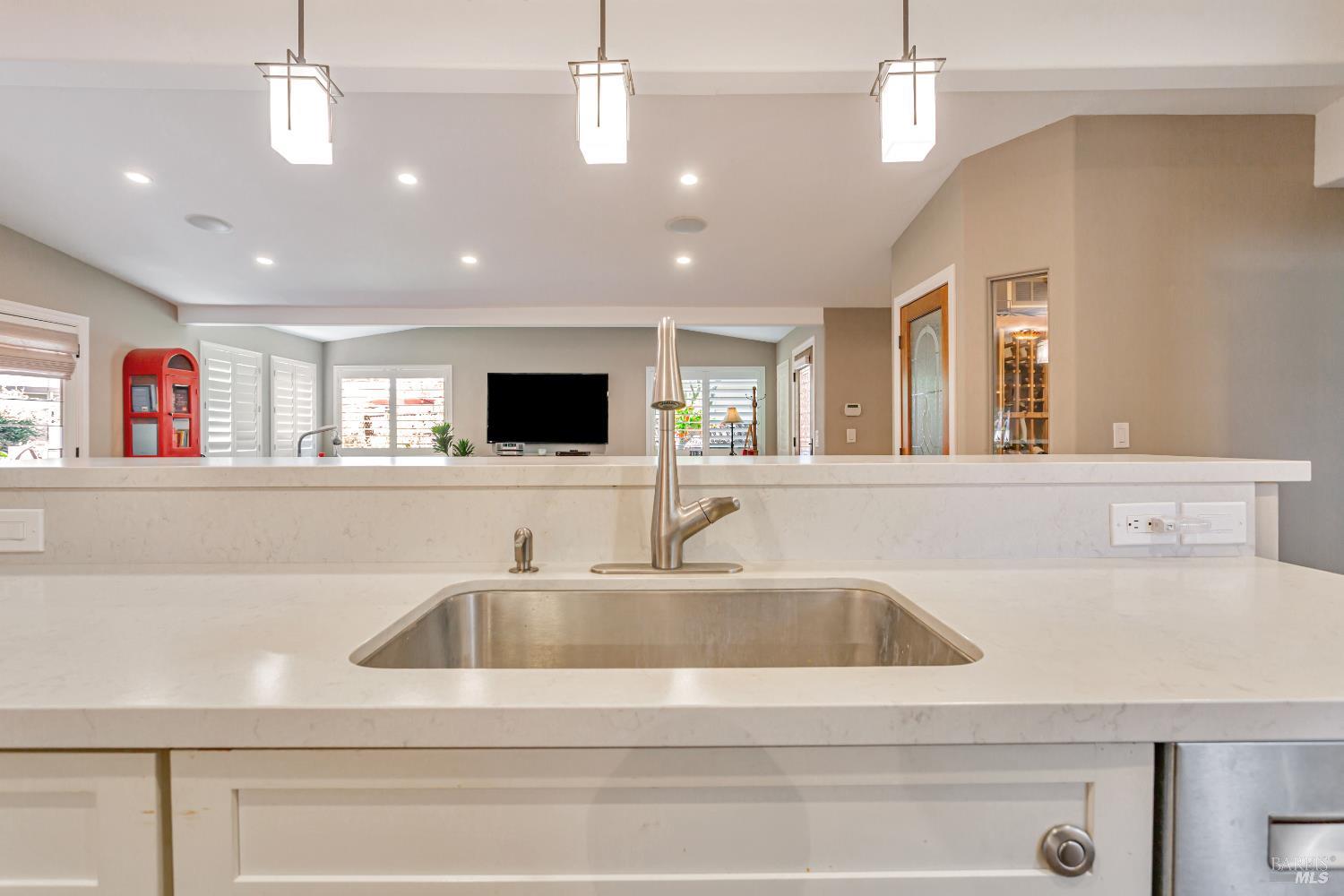 Detail Gallery Image 10 of 39 For 24 San Lucas Ct, Saint Helena,  CA 94574 - 2 Beds | 2/1 Baths