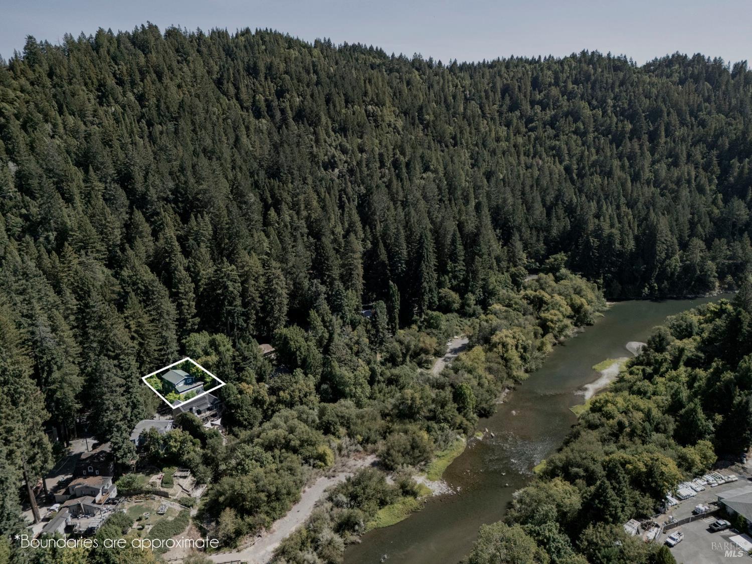 Detail Gallery Image 4 of 26 For 16799 Center Way, Guerneville,  CA 95446 - 5 Beds | 2 Baths