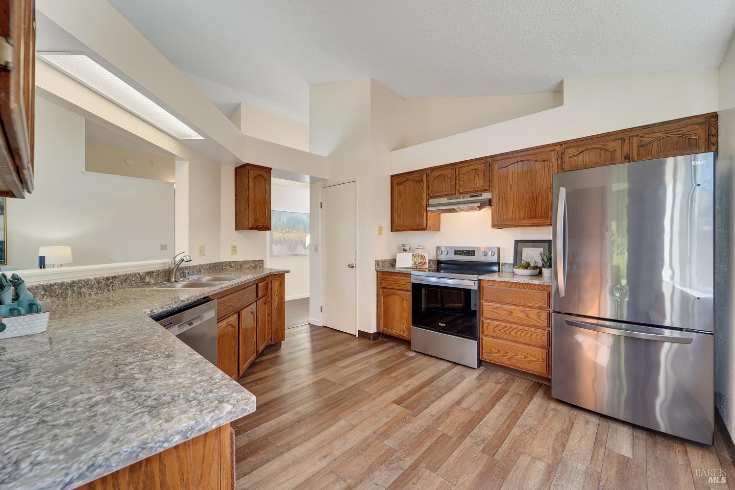 Detail Gallery Image 16 of 61 For 789 Barton Way, Benicia,  CA 94510 - 3 Beds | 2 Baths
