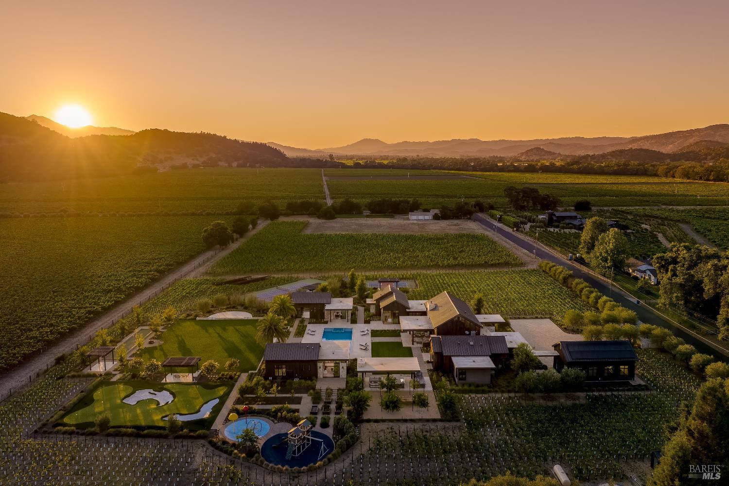 Detail Gallery Image 2 of 71 For 6691 Finnell Rd, Yountville,  CA 94599 - 6 Beds | 7/2 Baths