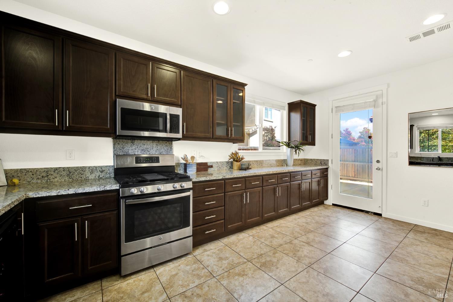 Detail Gallery Image 26 of 71 For 399 Allegany Ct, Fairfield,  CA 94534 - 3 Beds | 2/1 Baths