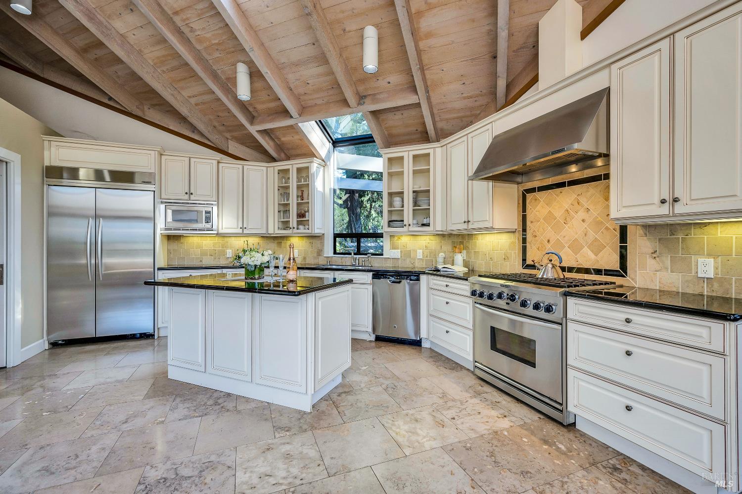 Detail Gallery Image 21 of 37 For 522 Meadowood Ln, Saint Helena,  CA 94574 - 2 Beds | 3 Baths