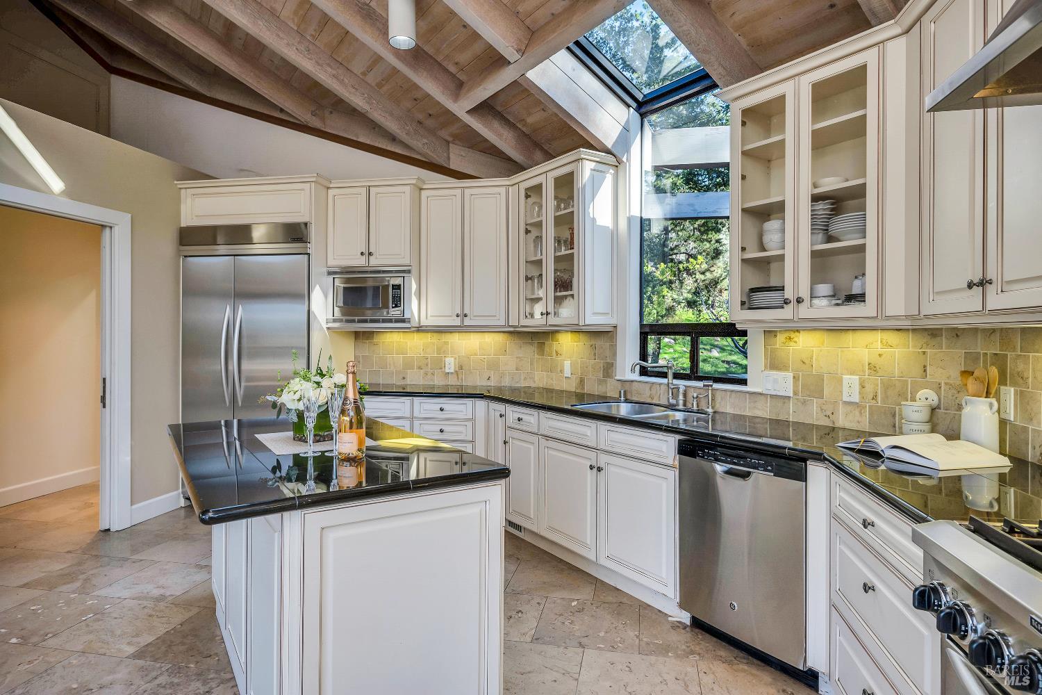 Detail Gallery Image 13 of 37 For 522 Meadowood Ln, Saint Helena,  CA 94574 - 2 Beds | 3 Baths