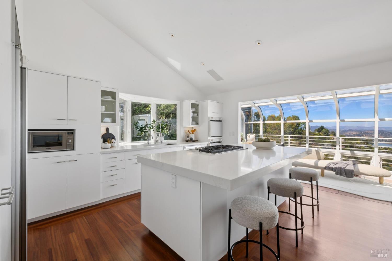 Detail Gallery Image 13 of 72 For 260 Spencer Ave, Sausalito,  CA 94965 - 5 Beds | 5 Baths
