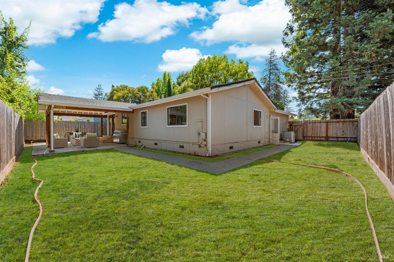 Detail Gallery Image 8 of 44 For 2195 Delpha Dr, Napa,  CA 94558 - 3 Beds | 2 Baths