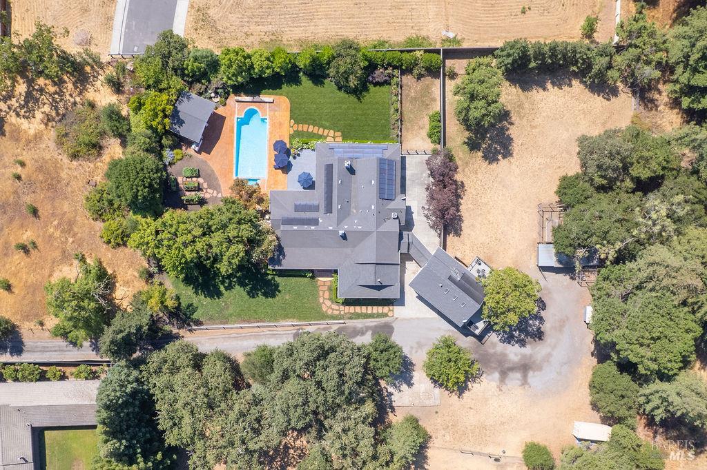 Detail Gallery Image 7 of 73 For 15119 Grove St, Healdsburg,  CA 95448 - 3 Beds | 4/1 Baths