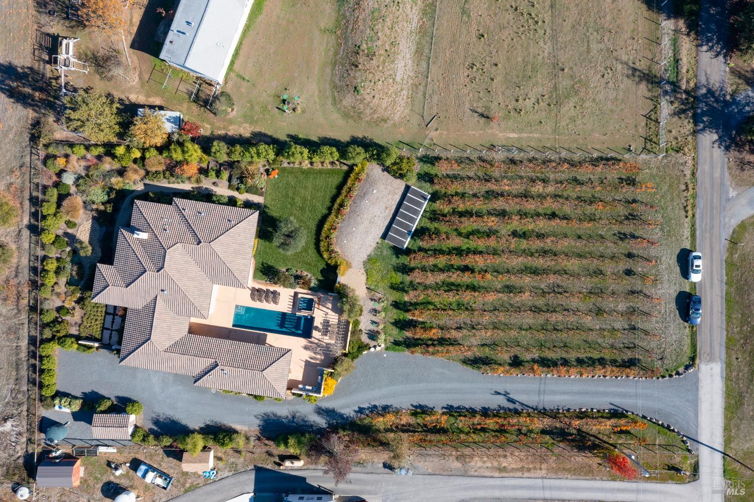 Detail Gallery Image 9 of 46 For 1057 Red Tail Rd, Healdsburg,  CA 95448 - 2 Beds | 3/1 Baths