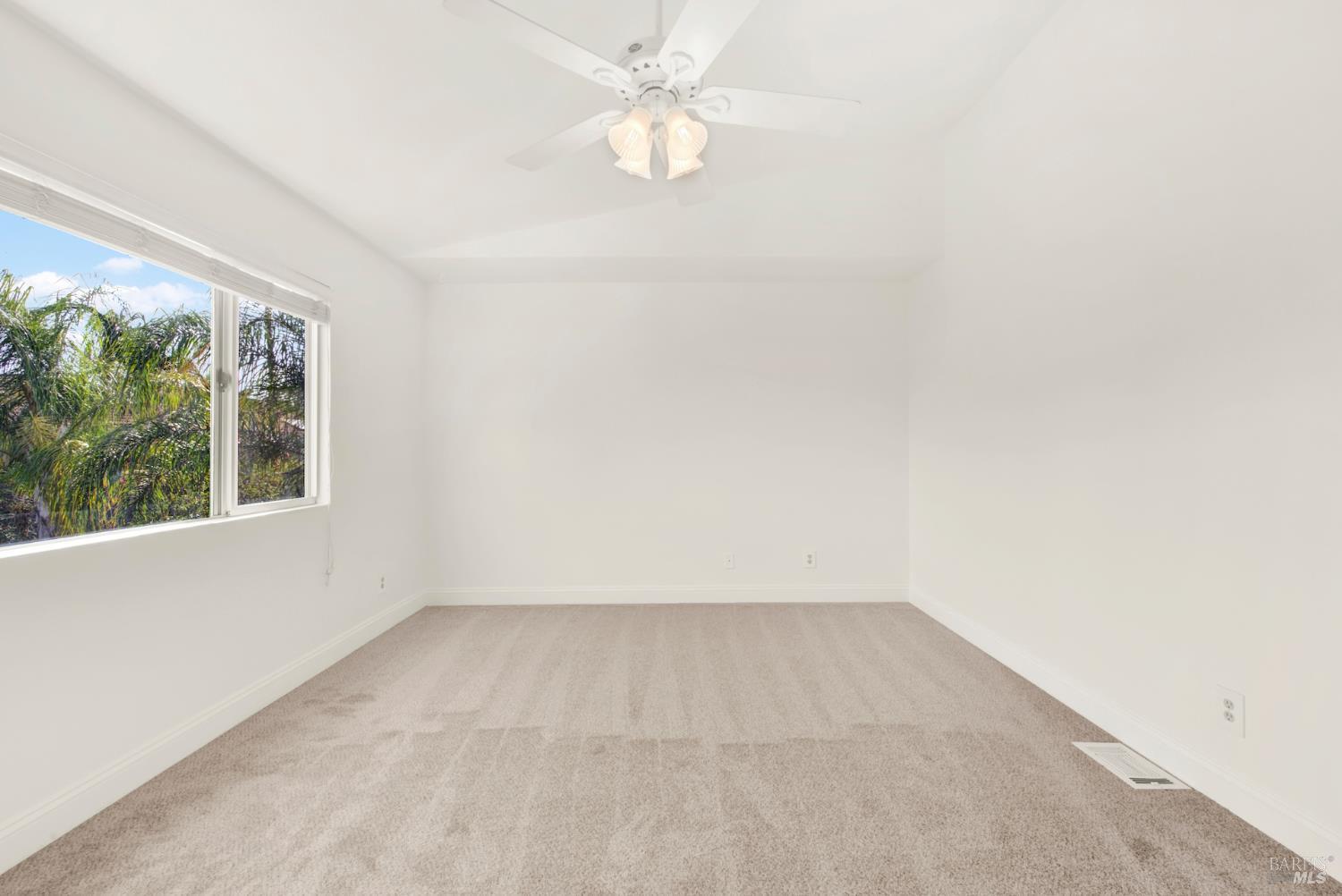 Detail Gallery Image 57 of 99 For 218 Donegal Ct, Vacaville,  CA 95688 - 4 Beds | 2/1 Baths