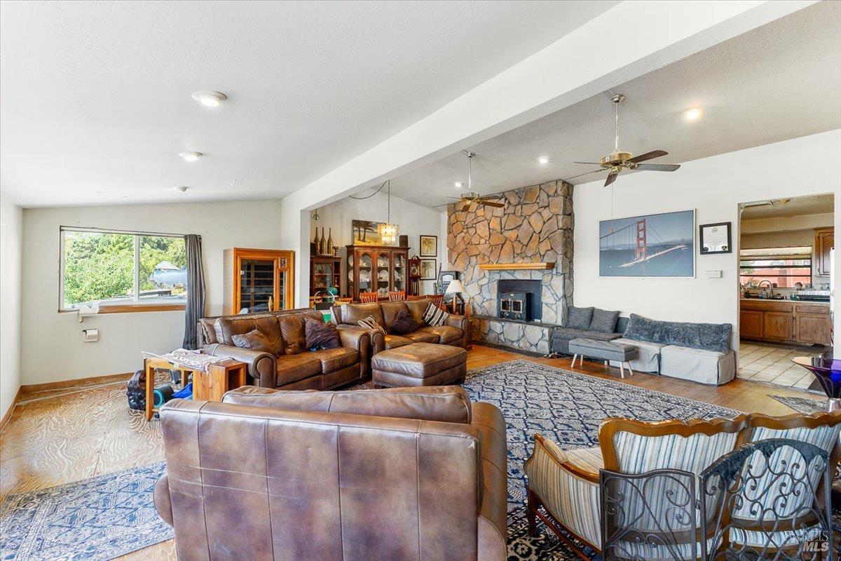 Detail Gallery Image 7 of 52 For 4331 Panorama Dr, Santa Rosa,  CA 95404 - 6 Beds | 3 Baths