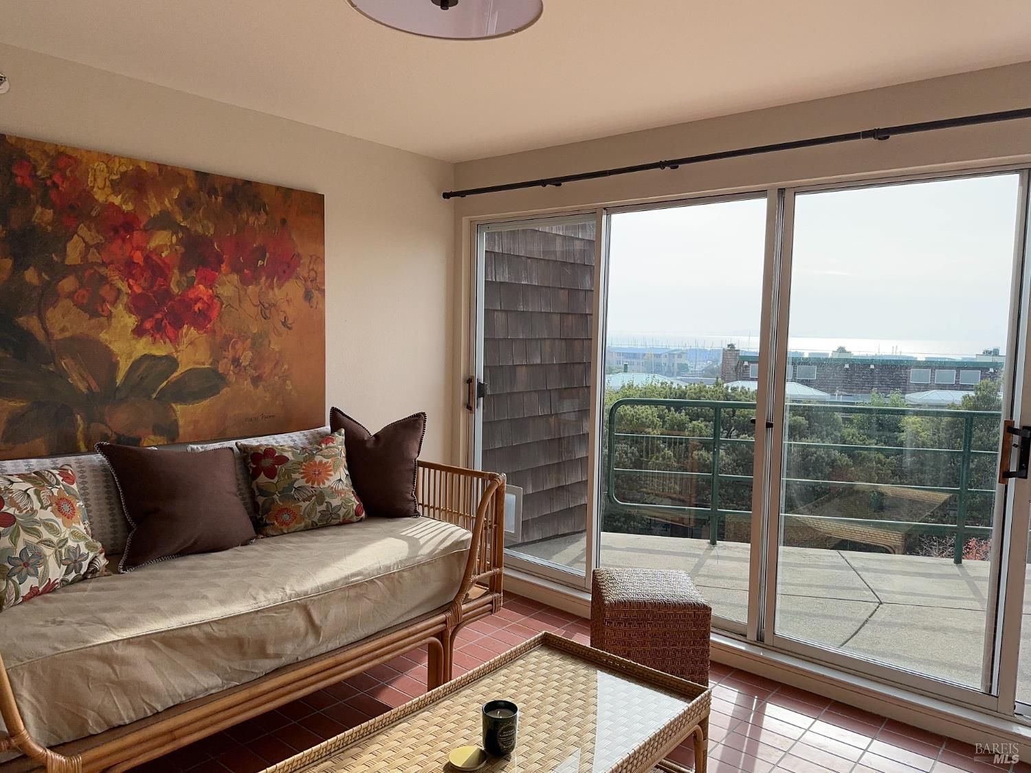 Detail Gallery Image 6 of 15 For 1201 Brickyard Way #105,  Richmond,  CA 94801 - 1 Beds | 1 Baths