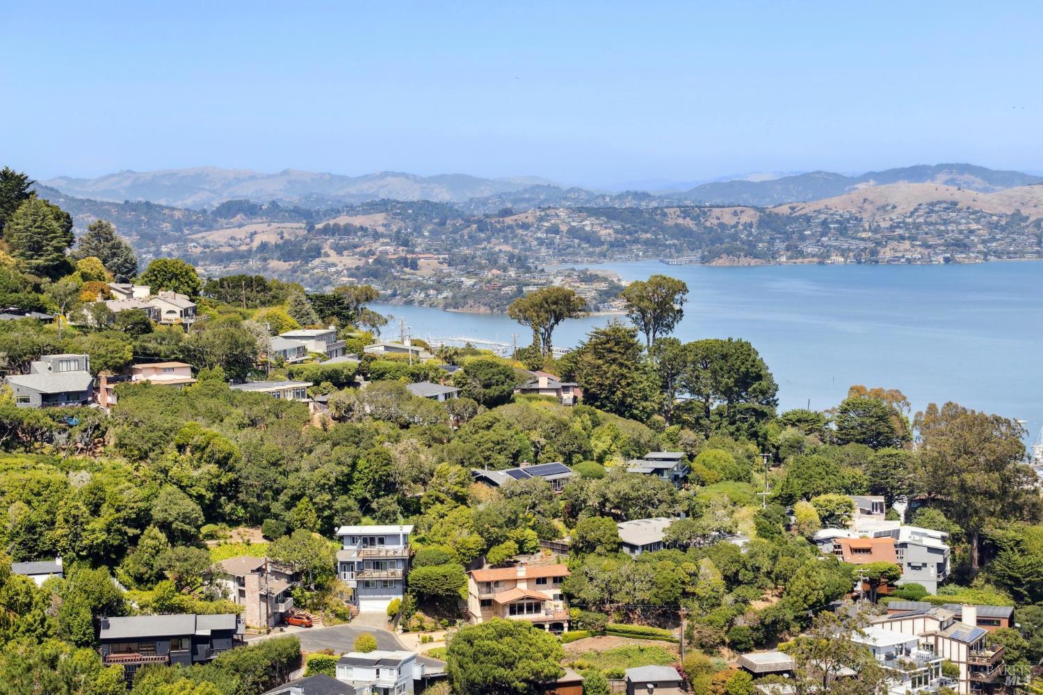 Detail Gallery Image 22 of 72 For 260 Spencer Ave, Sausalito,  CA 94965 - 5 Beds | 5 Baths