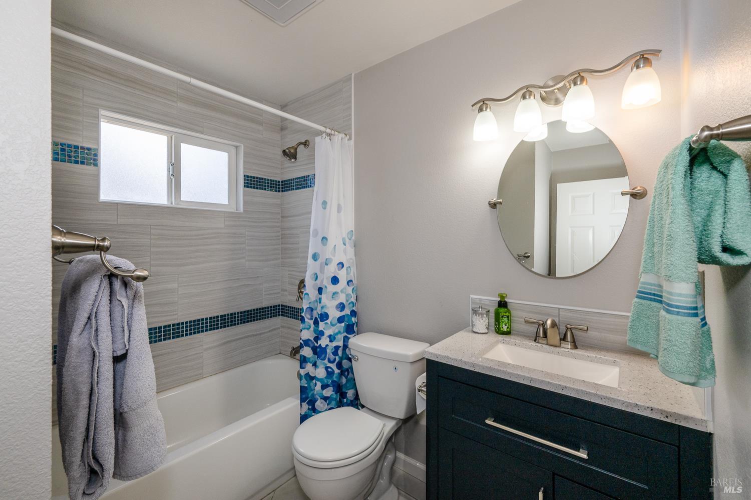 Detail Gallery Image 13 of 21 For 1130 Tapadera Dr, Santa Rosa,  CA 95407 - 3 Beds | 2 Baths
