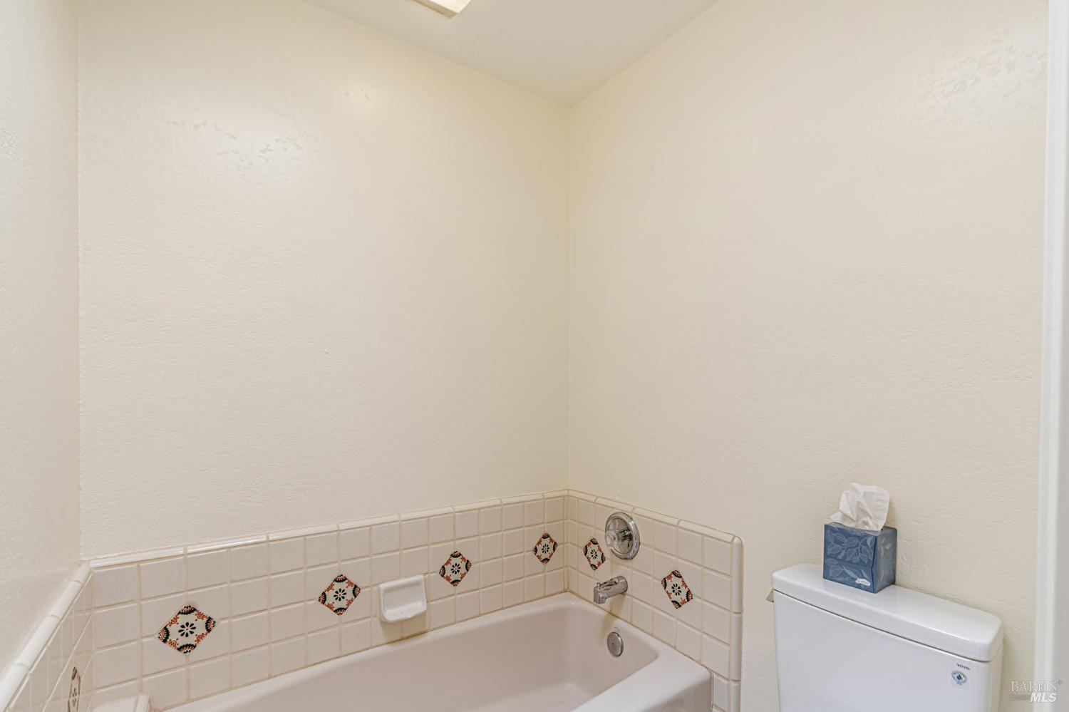 Detail Gallery Image 35 of 45 For 2213 Warwick Dr, Santa Rosa,  CA 95405 - 3 Beds | 2/1 Baths