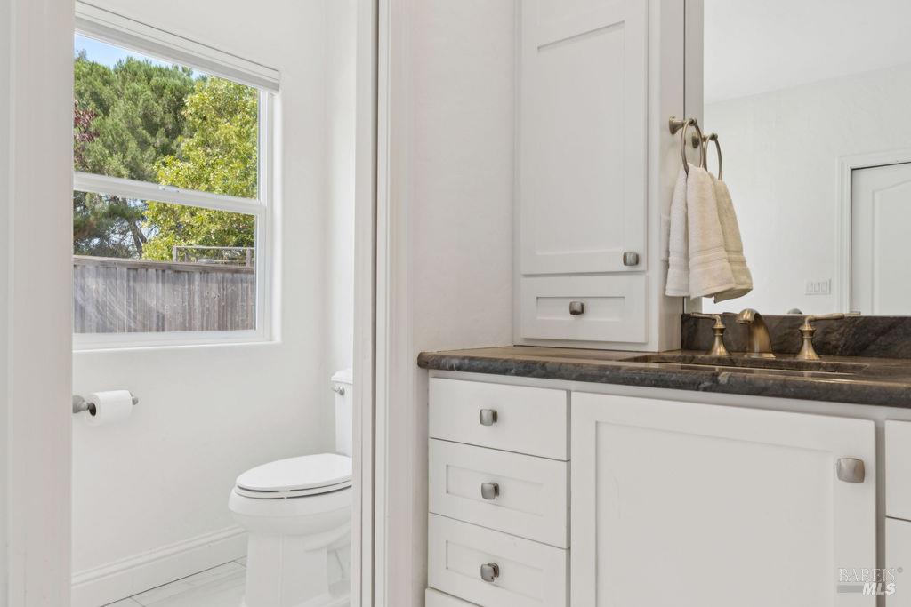 Detail Gallery Image 36 of 73 For 15119 Grove St, Healdsburg,  CA 95448 - 3 Beds | 4/1 Baths