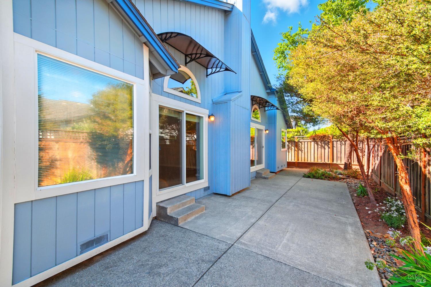 Detail Gallery Image 31 of 32 For 1761 Kerry Ln, Santa Rosa,  CA 95403 - 4 Beds | 2 Baths