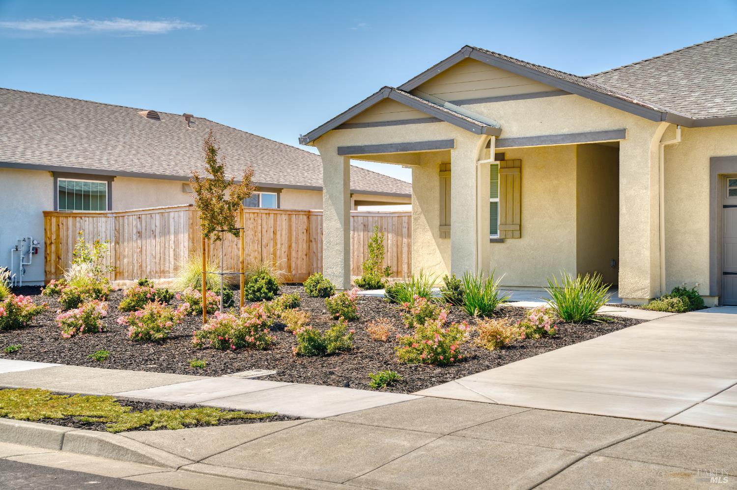 Detail Gallery Image 4 of 31 For 2231 Espana Ln, Rio Vista,  CA 94571 - 2 Beds | 2 Baths