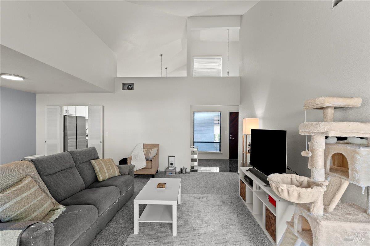 Detail Gallery Image 7 of 28 For 1330 Blackberry Ct, Dixon,  CA 95620 - 3 Beds | 2 Baths