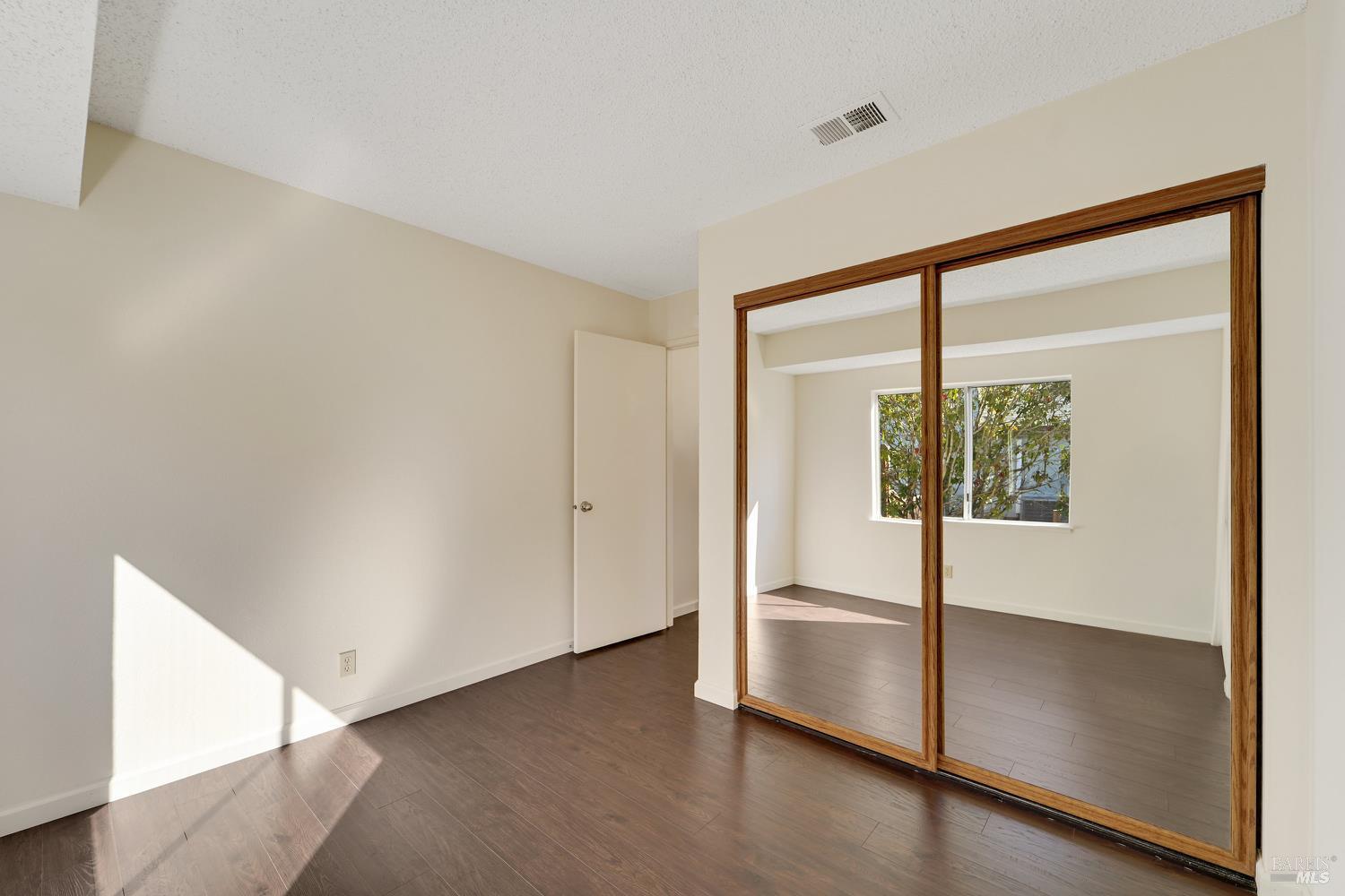 Detail Gallery Image 23 of 61 For 789 Barton Way, Benicia,  CA 94510 - 3 Beds | 2 Baths