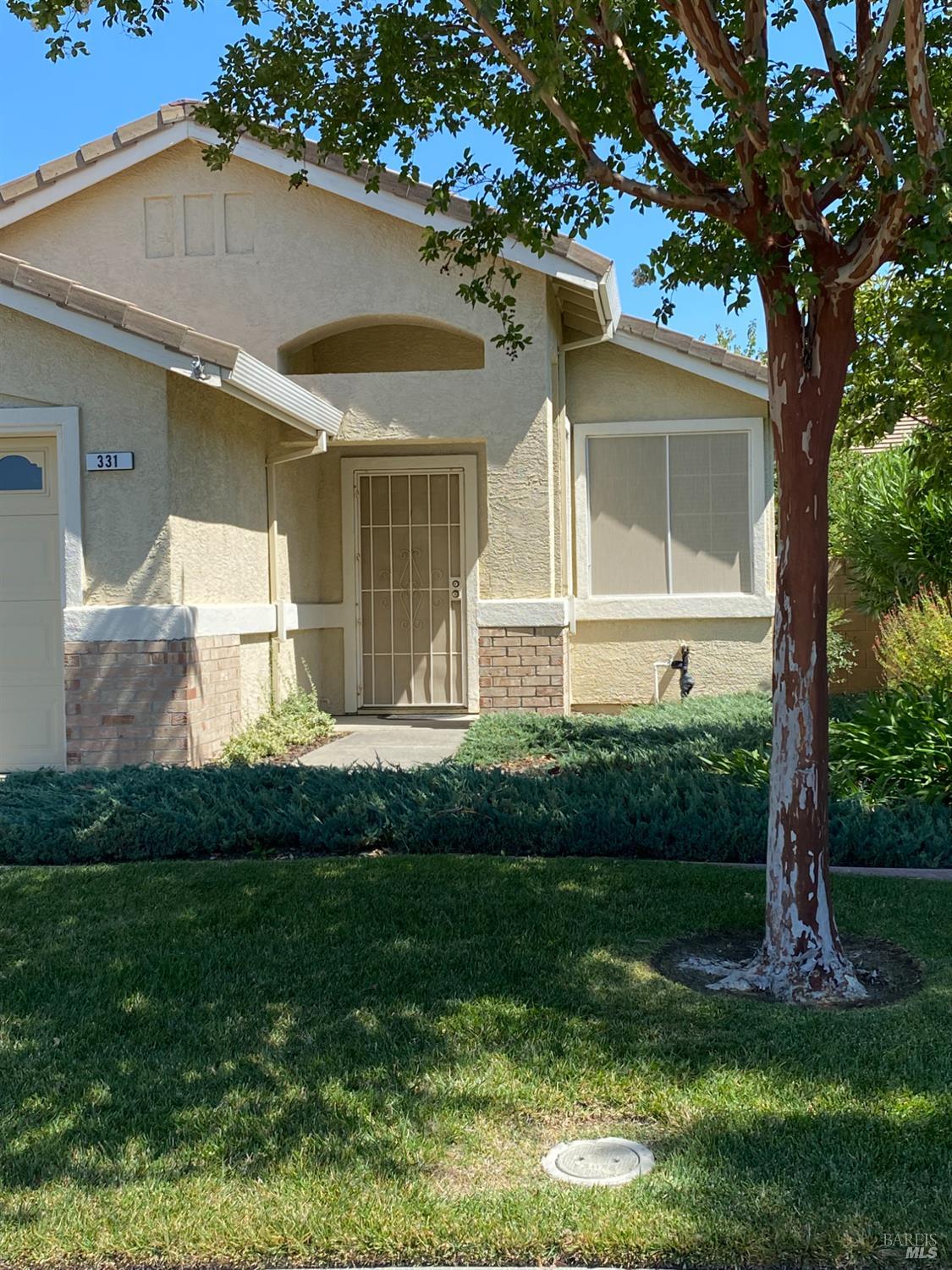 Detail Gallery Image 4 of 57 For 331 Pippin Ct, Vacaville,  CA 95687 - 2 Beds | 2 Baths