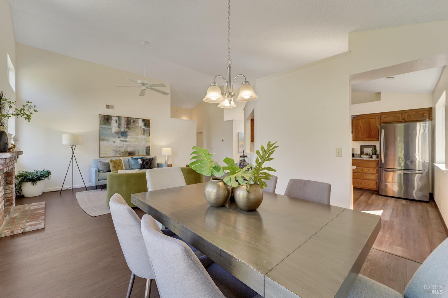 Detail Gallery Image 12 of 61 For 789 Barton Way, Benicia,  CA 94510 - 3 Beds | 2 Baths