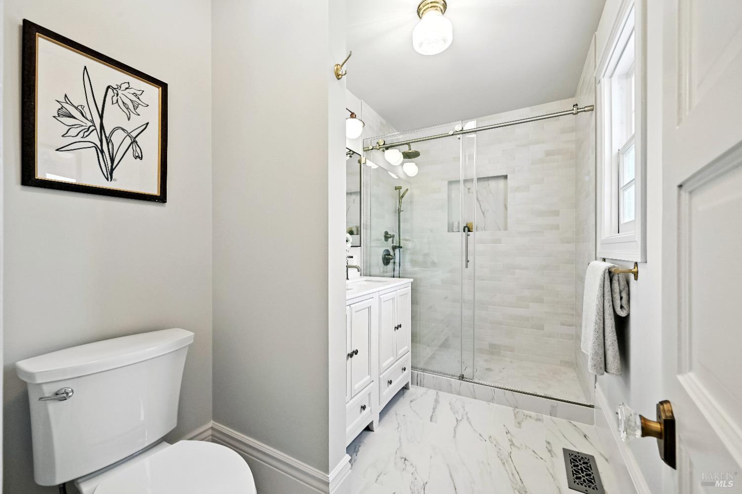 Detail Gallery Image 31 of 66 For 15 8th St, Petaluma,  CA 94952 - 3 Beds | 2/1 Baths