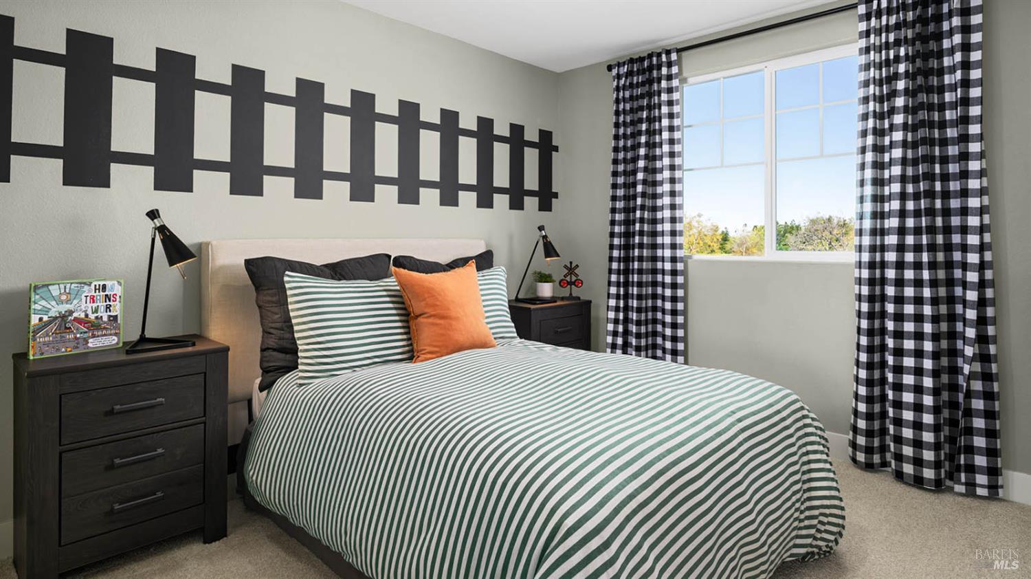 Detail Gallery Image 14 of 15 For 2447 Midnight Ln, Santa Rosa,  CA 95403 - 5 Beds | 3 Baths
