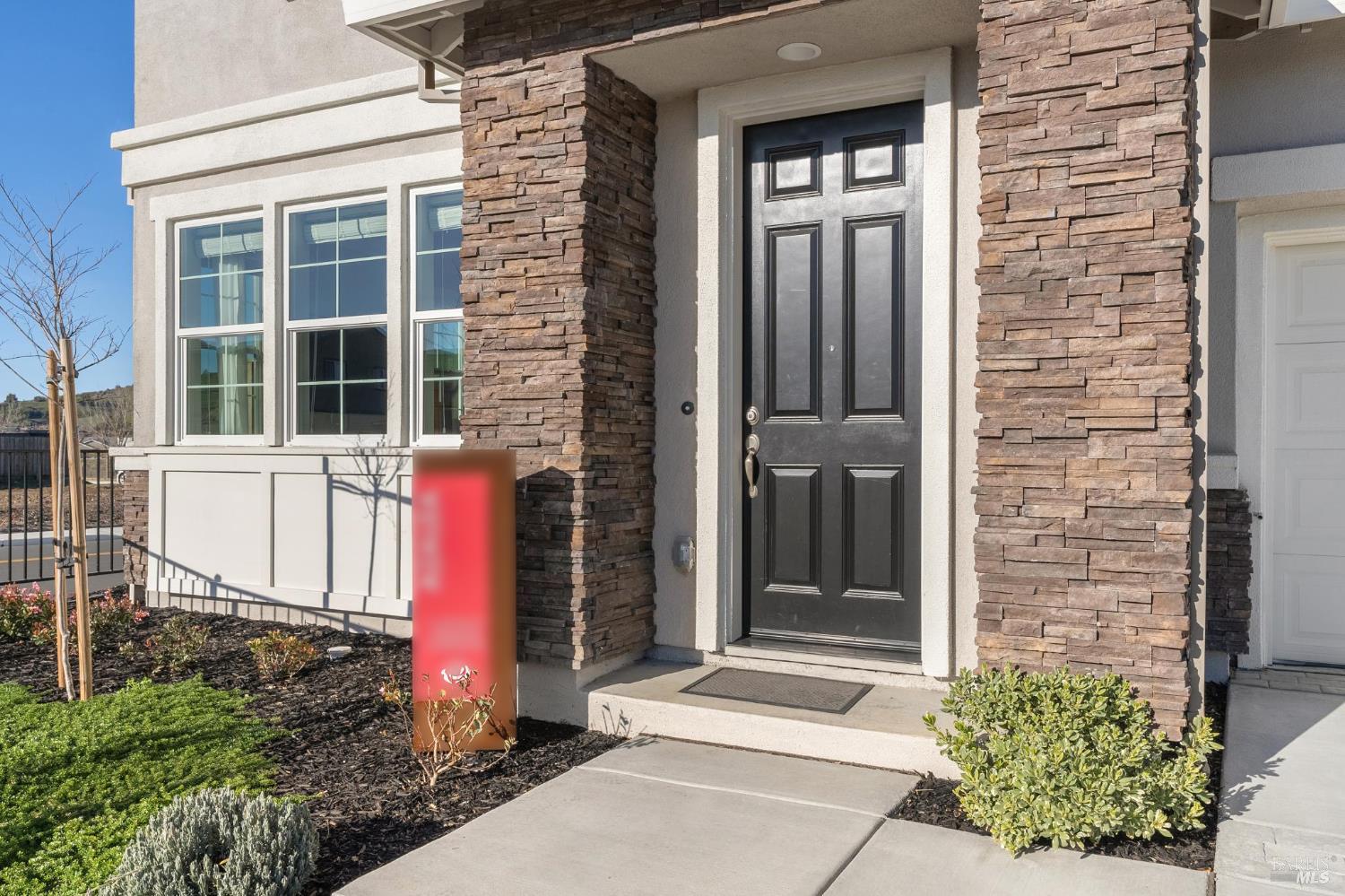 Detail Gallery Image 2 of 20 For 1465 Monument Ln, Fairfield,  CA 94533 - 3 Beds | 2/1 Baths