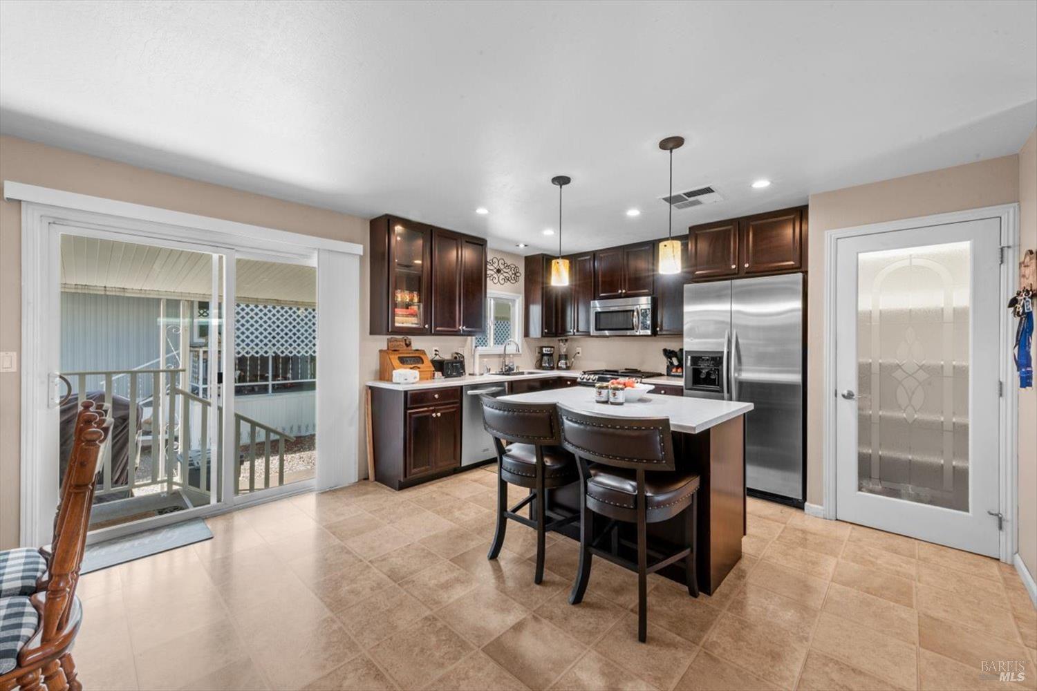 Detail Gallery Image 15 of 33 For 174 Lemon Tree Cir, Vacaville,  CA 95687 - 2 Beds | 2 Baths
