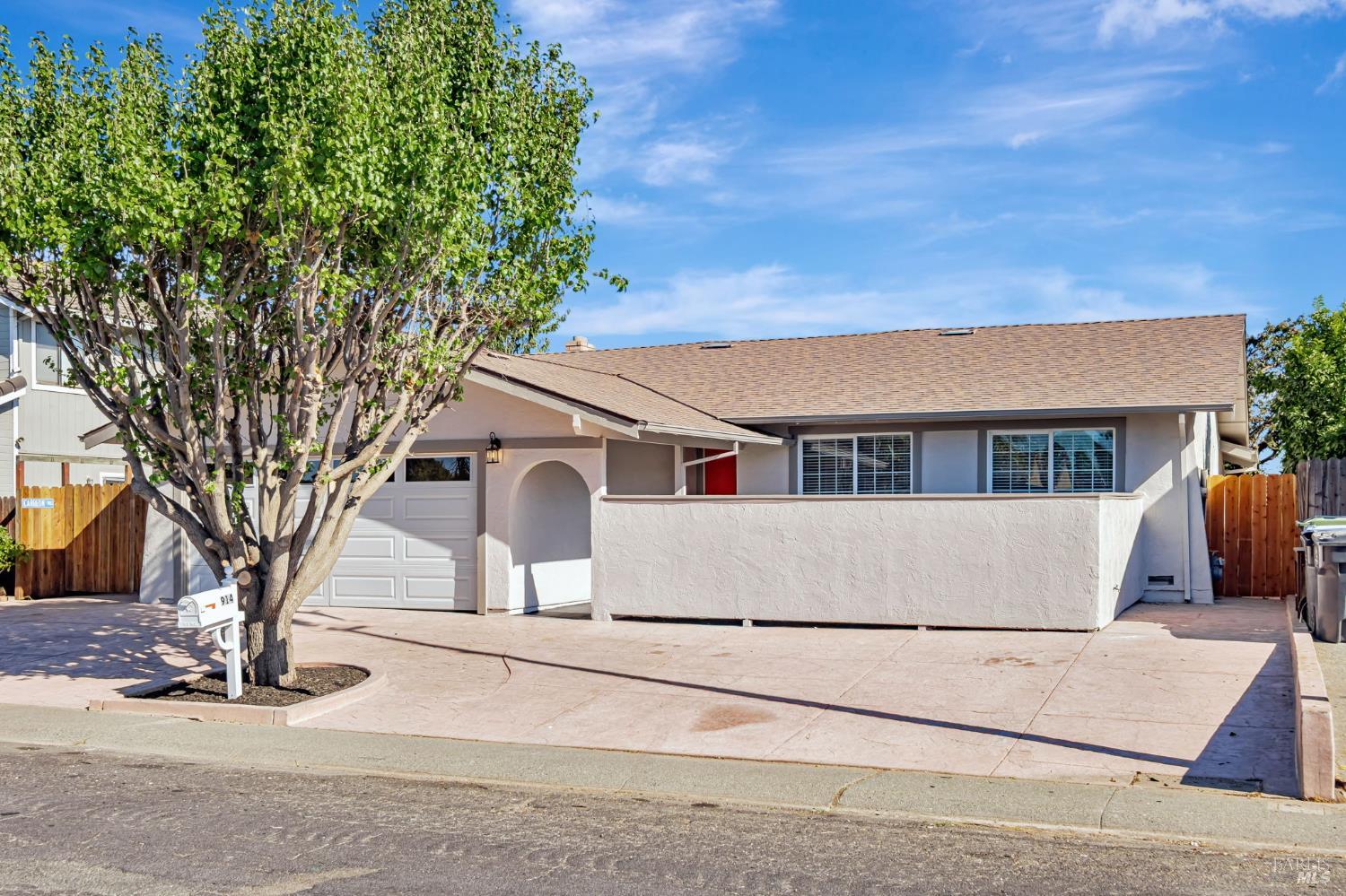 Detail Gallery Image 6 of 23 For 914 Francisco Dr, Suisun City,  CA 94585 - 3 Beds | 2 Baths