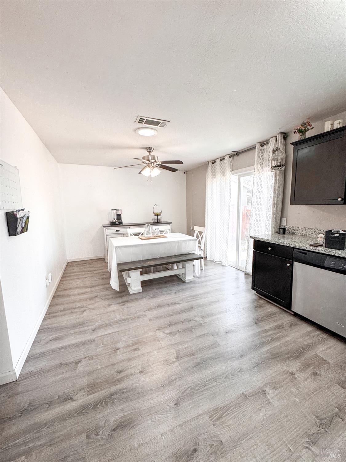 Detail Gallery Image 27 of 63 For 2065 Robin Dr, Fairfield,  CA 94533 - 3 Beds | 2 Baths