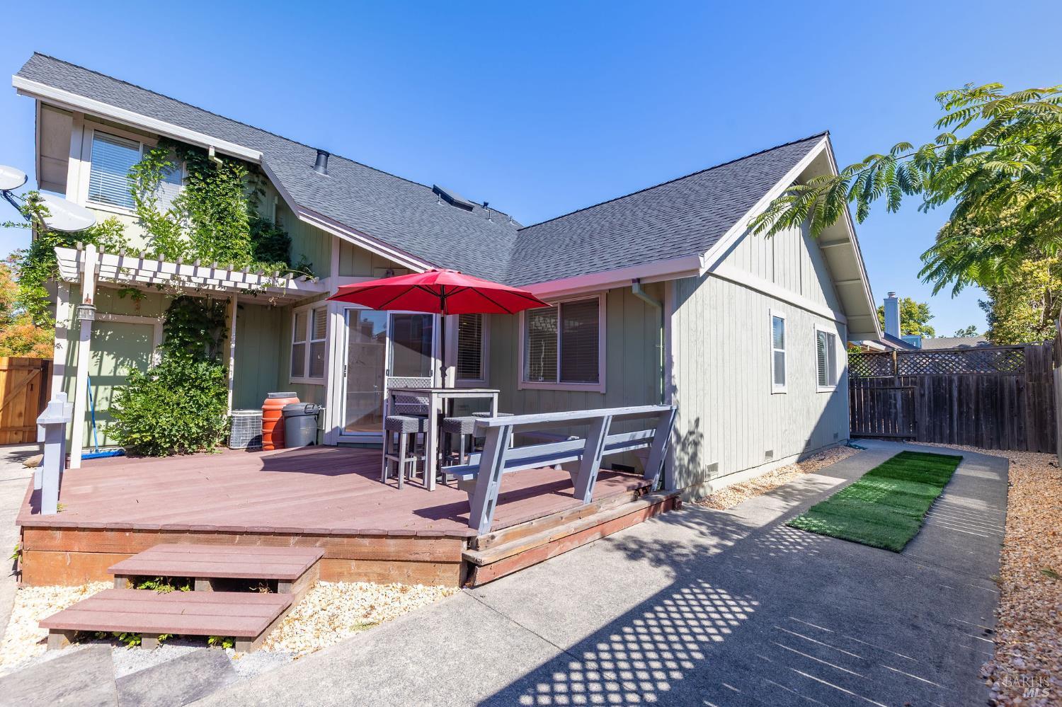 Detail Gallery Image 23 of 36 For 1424 Dandelion Way, Petaluma,  CA 94954 - 3 Beds | 2 Baths