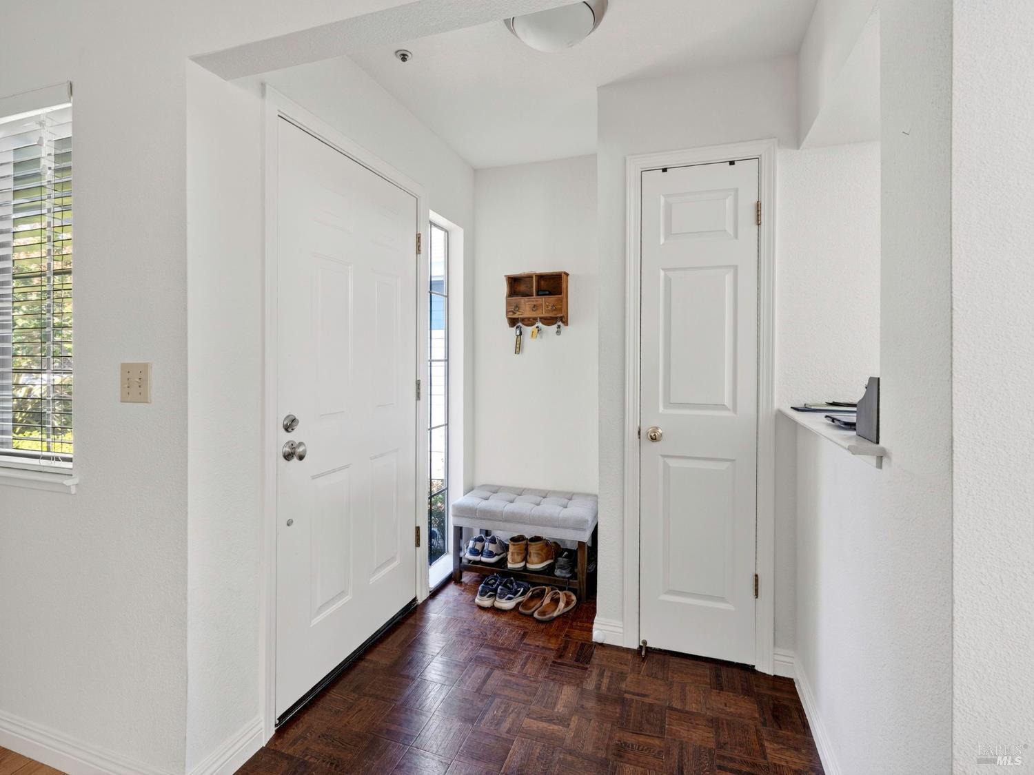 Detail Gallery Image 22 of 42 For 22 Valley West Cir, Napa,  CA 94558 - 3 Beds | 2/1 Baths