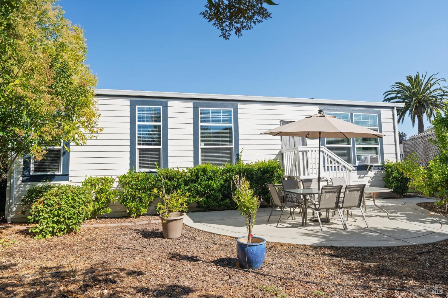 Detail Gallery Image 3 of 12 For 71 Candlewood Dr, Petaluma,  CA 94954 - 2 Beds | 2 Baths