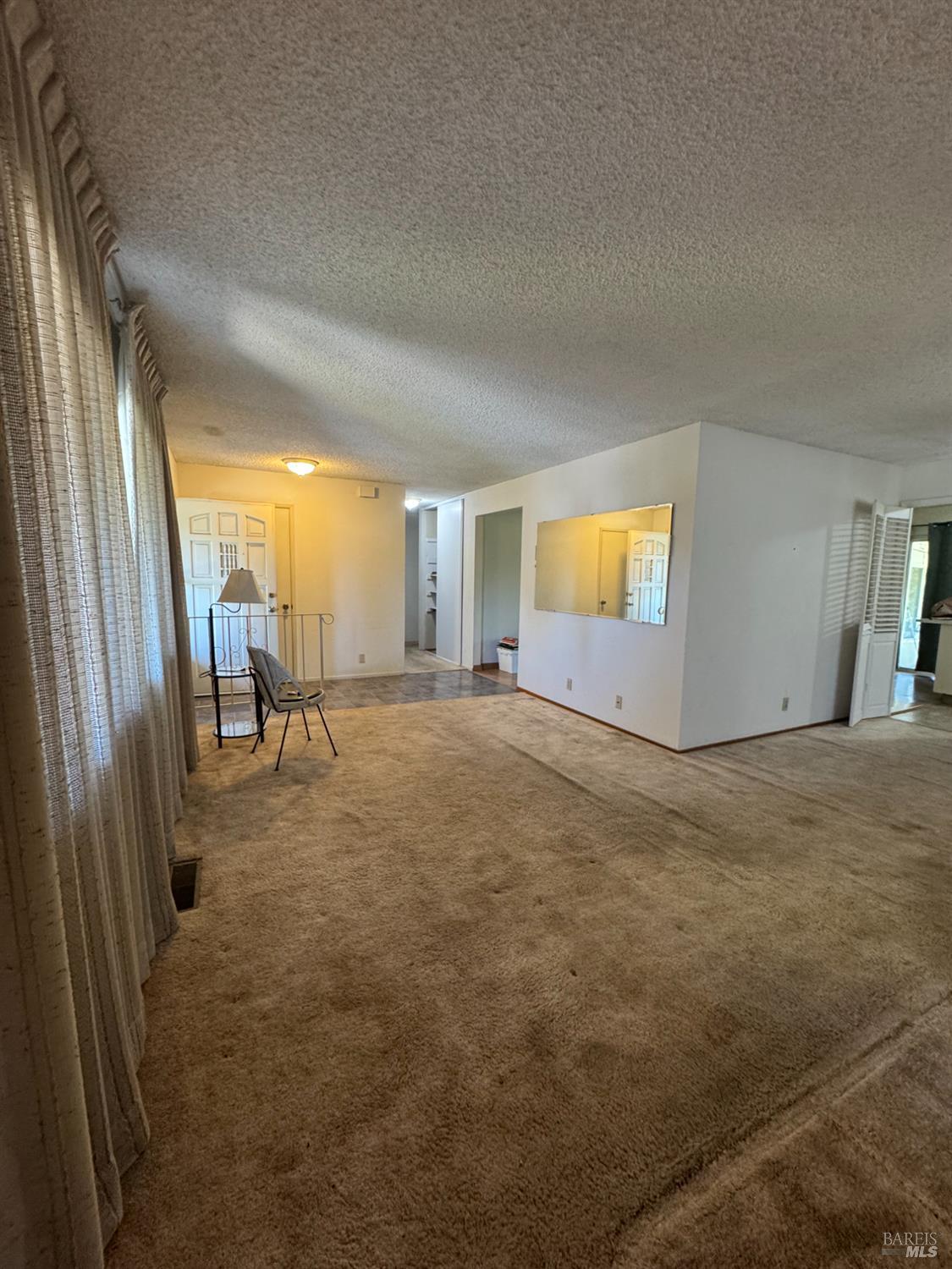 Detail Gallery Image 6 of 7 For 122 Carlsbad Cir, Vacaville,  CA 95687 - 3 Beds | 2 Baths