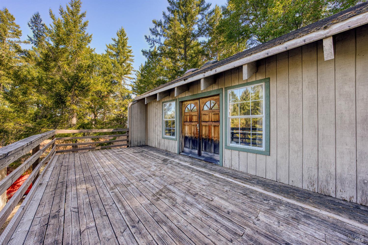Detail Gallery Image 5 of 36 For 1561 Alcott Ln, Willits,  CA 95490 - 2 Beds | 2/1 Baths