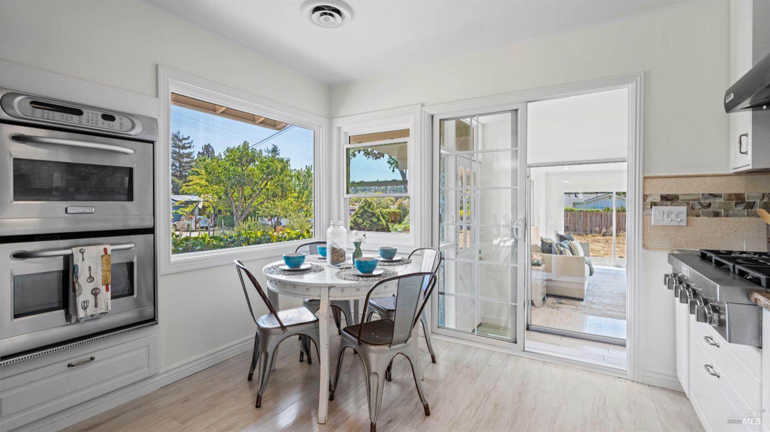 Detail Gallery Image 7 of 40 For 765 Sun Ln, Novato,  CA 94947 - 4 Beds | 3 Baths