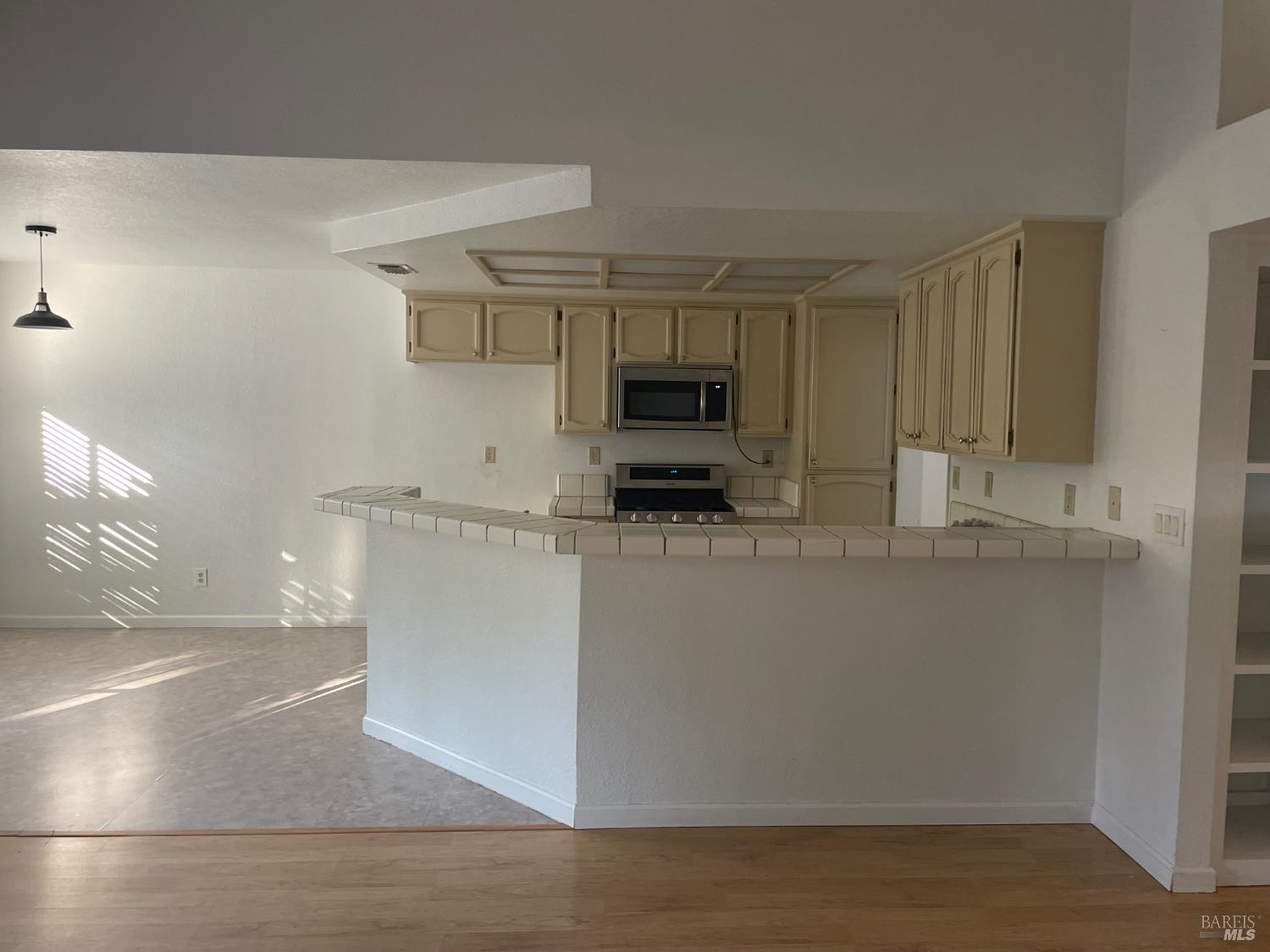 Detail Gallery Image 10 of 14 For 900 Quate Ct, Vacaville,  CA 95688 - 4 Beds | 2 Baths