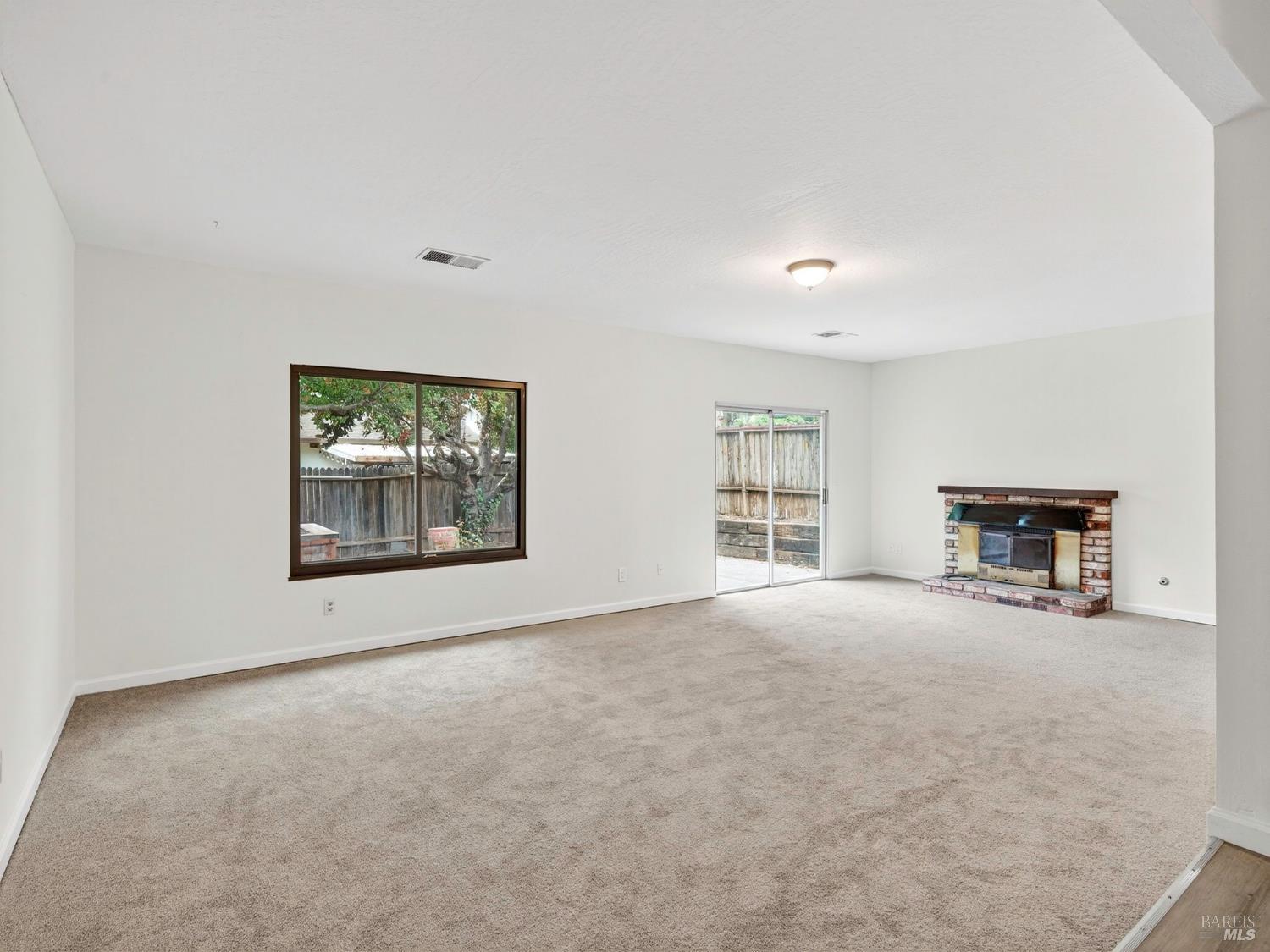 Detail Gallery Image 6 of 39 For 1552 Moonview Ct, Santa Rosa,  CA 95401 - 3 Beds | 2 Baths