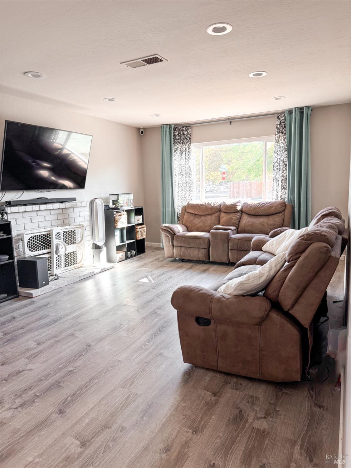 Detail Gallery Image 11 of 63 For 2065 Robin Dr, Fairfield,  CA 94533 - 3 Beds | 2 Baths